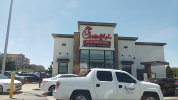 Chick-fil-a outside