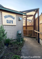 Rollerville Cafe outside