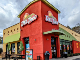 Del Taco outside