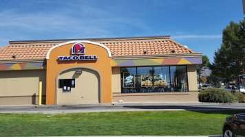 Taco Bell outside