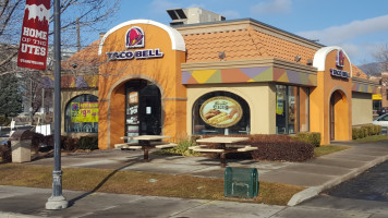 Taco Bell outside