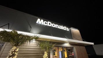 Mcdonald's outside