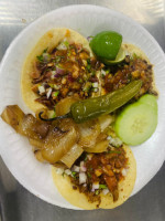 Tacos Los Tapatios inside