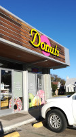 Old Fashioned Donuts outside