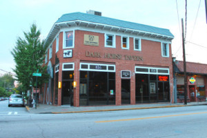 Dark Horse Tavern outside