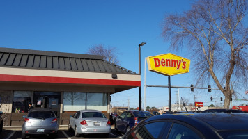 Denny's outside