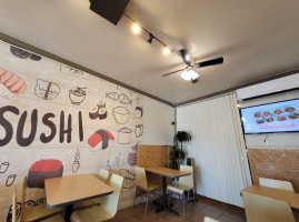 Sushi Loco inside