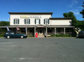 The Valley View Family Tavern outside