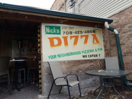 Nick's Pizza inside