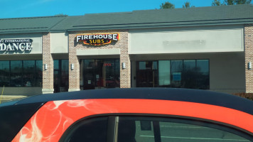 Firehouse Subs Pinecrest Plaza outside