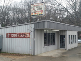 Young's Barbecue outside