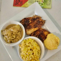 Skidoe's Cafe And Grill food