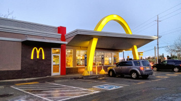 Mcdonald's outside