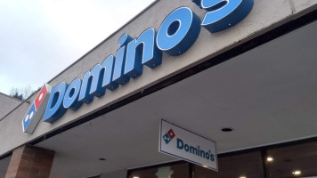 Domino's Pizza outside