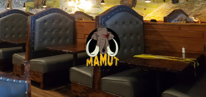 Mamut Grill food