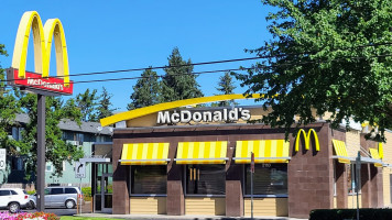 Mcdonald's outside