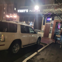 Vinny's Pizzeria outside