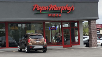 Papa Murphy 's Take 'n ' Bake Pizza outside