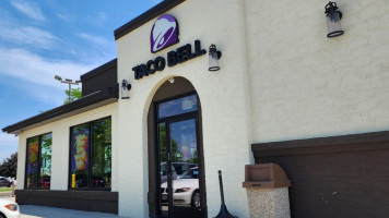 Taco Bell outside