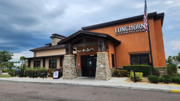 Longhorn Steakhouse inside