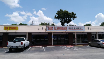 The Long Pub Grill outside