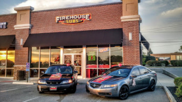 Firehouse Subs Highland Heights outside