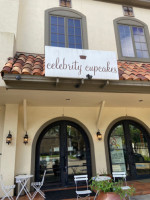 Celebrity Cupcakes outside