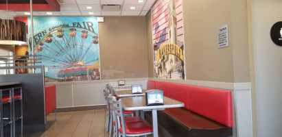 Carl’s Jr. inside