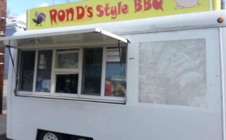 Ron D's Bbq food