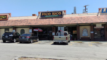 Pico Rico outside
