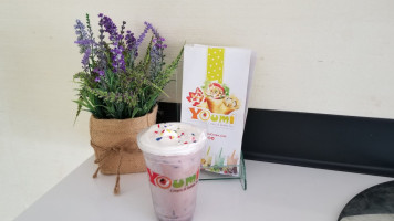 Youmi Crepes Bubble Teas food