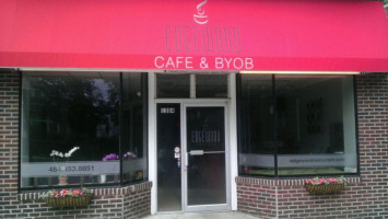 Edgewood Cafe And Byob outside