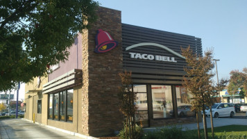 Taco Bell outside