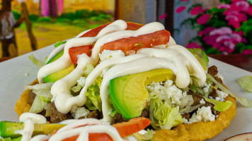 Pupuseria Y Taqueria Sin Fronteras food