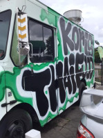 Kori's Thai Food Truck outside