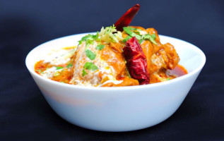 Curries Indian Bistro food