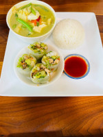Bua Luang Thai Cuisine food