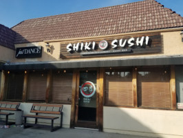 Shiki Sushi outside