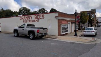 Granny Bees Restaurant, LLC outside