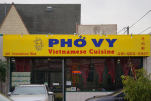 Pho Hiep Hung outside