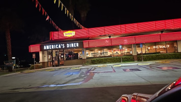 Denny's outside