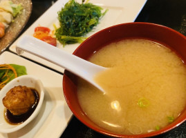 Tanoshii food