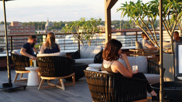 Vantage Rooftop Lounge And Conservatory food