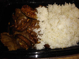 Henry's Wok'n Grill food