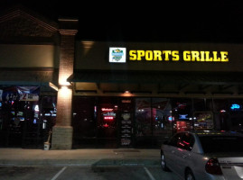 Parrot's Sports Grill outside
