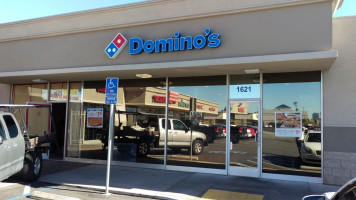 Domino's Pizza outside