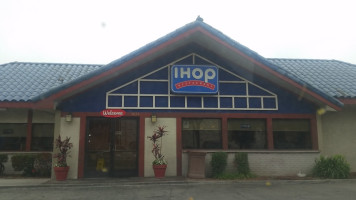 Ihop outside