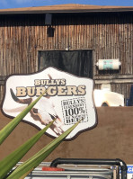 Bully's Burgers food