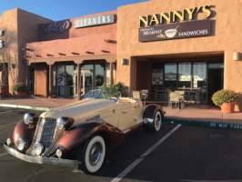 Nanny's Cafe outside