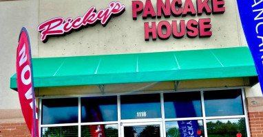 Ricky's Pancake House food
